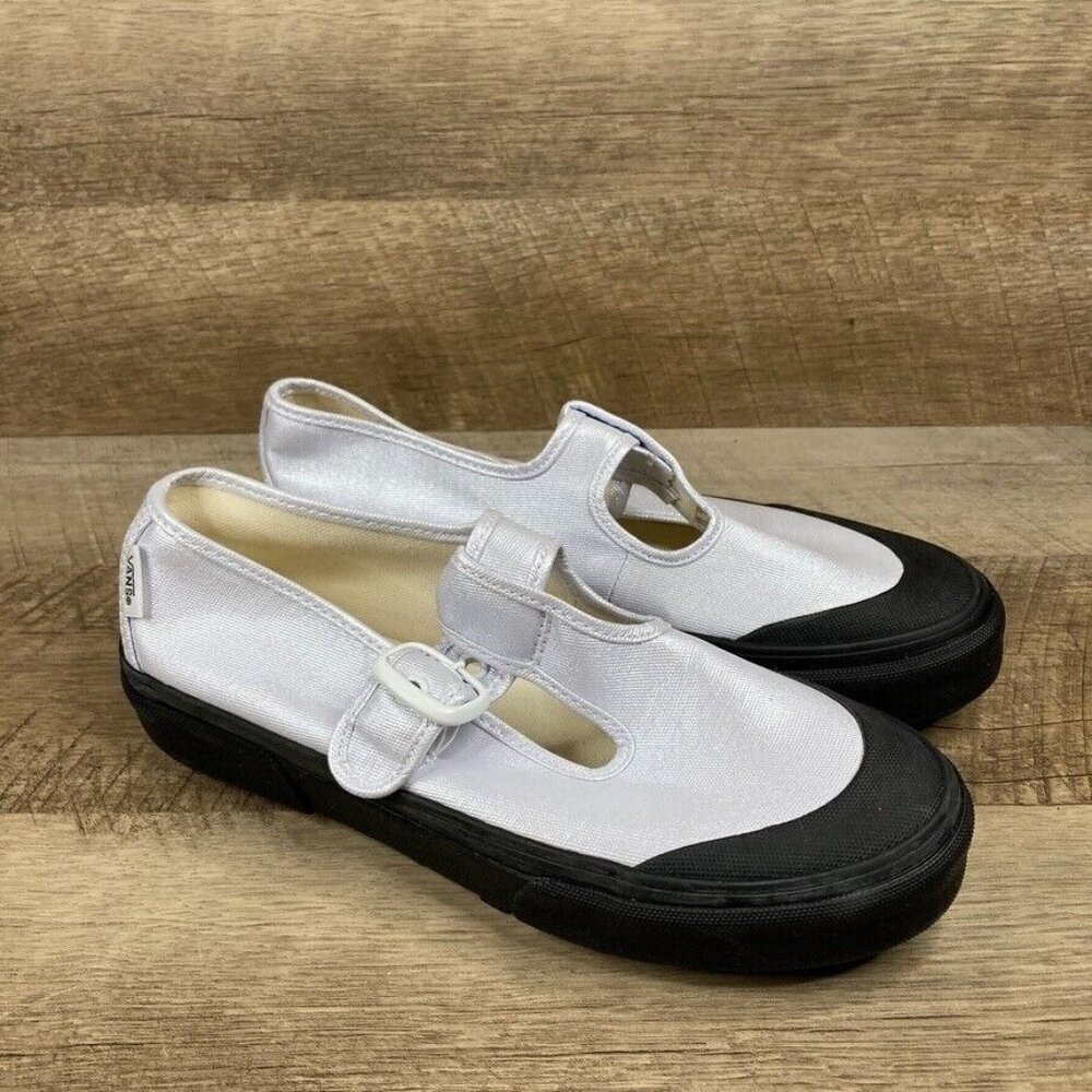 Vans White and Black Women's Sneakers